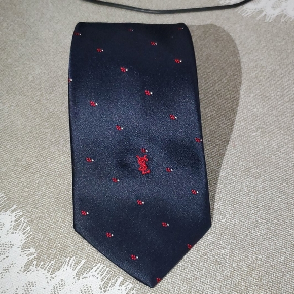 Yves Saint Laurent Other - YVES SAINT LAURENT Mens Neckwear